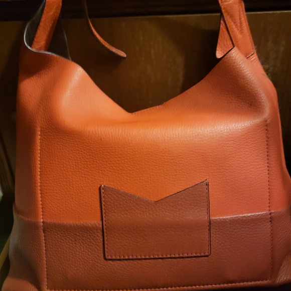 Michael Kors Two-Tone Red And Dark Red Leather Hobo Bag.NICE!!! - Picture 3 of 3
